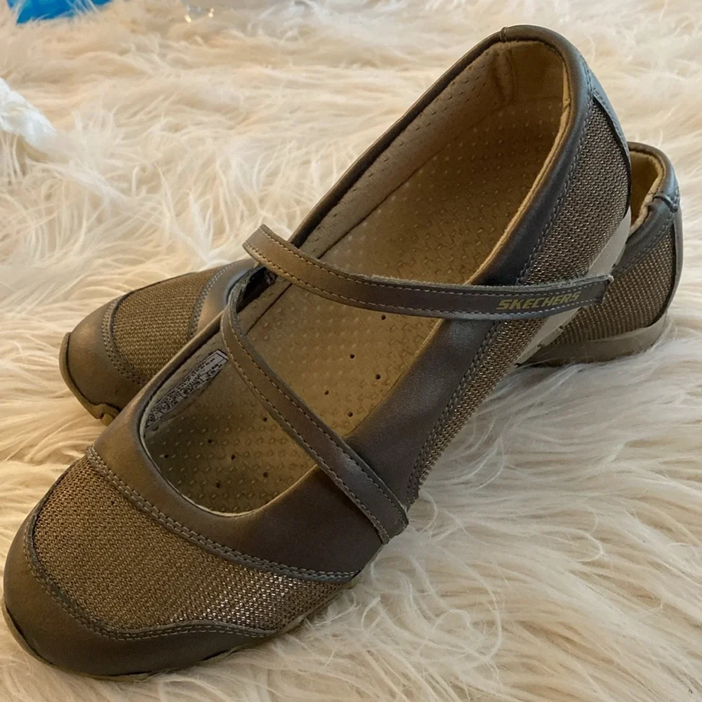 SKECHERS Glittery/ leather shoes